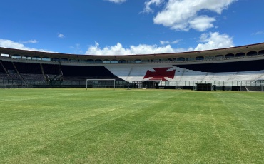 None Gramado verde no estádio de São Januário