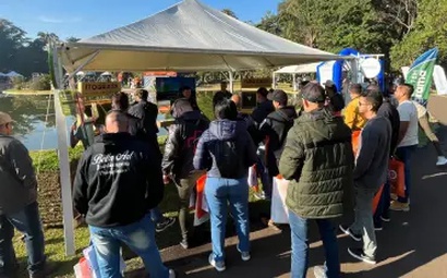 None Participantes do ENJAR no estande da Itograss