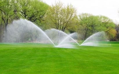 irrigação automatizada em gramado irrigação de gramado