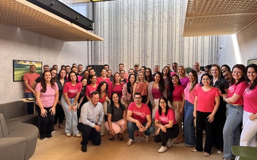 Colaboradores da Itograss em palestra Colaboradores da Itograss reunidos para palestra relacionada ao outubro rosa