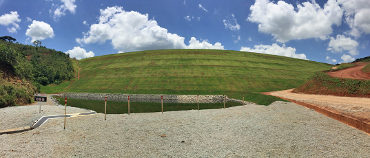 plantio em talude com maxi rolo plantio em talude com maxi rolo