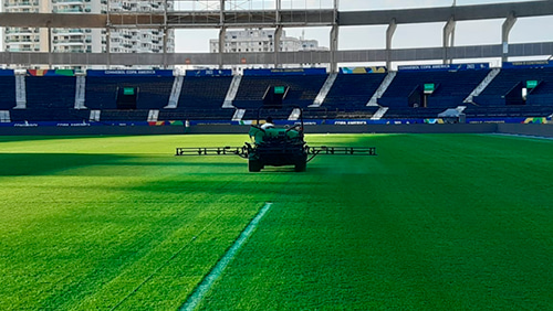 Corantes em Campo de Futebol Uso De corantes verdes em gramado esportivo
